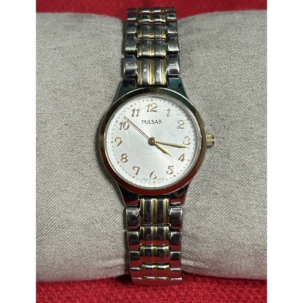 Pulsar Woman 590177 Watch PC21-X100 25mm‎ Two Tone Case And Stretchable Strap.